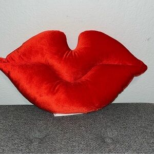 Lip throw Pillow